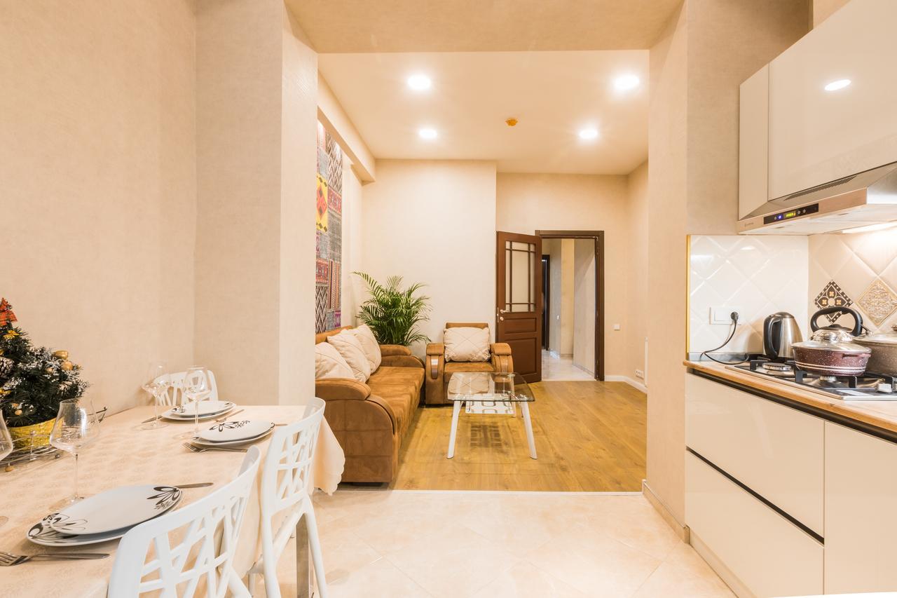 Sweet Home Apartment Tbilisi Bagian luar foto